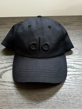 ALO Yoga | Accessories | Alo Washed Offduty Cap Vintage Black Rare